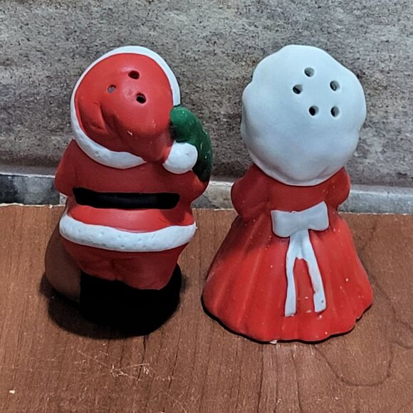 Vintage Santa Claus & Mrs Claus Ceramic Salt & Pepper Shaker Set - Picture 3 of 9